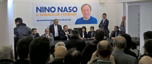 Il candidato sindaco di Paternò Nino Naso in conferenza stampa durante l'annuncio della sua coalizione civica.