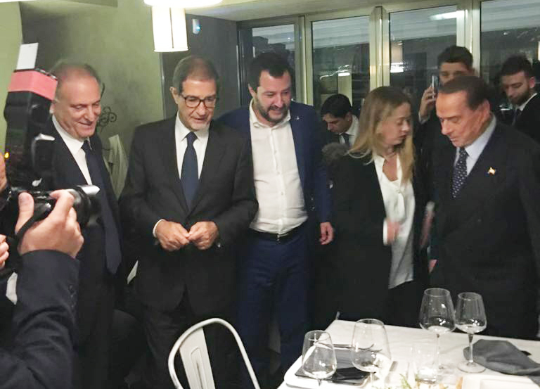 Un momento prima della cena tra i leader del Centrodestra a Catania.