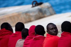 L'ITALIA IN PRESSING SUI MIGRANTI MA L'EUROPA FA MURO